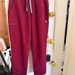 FIGS Scrub set in burgundy